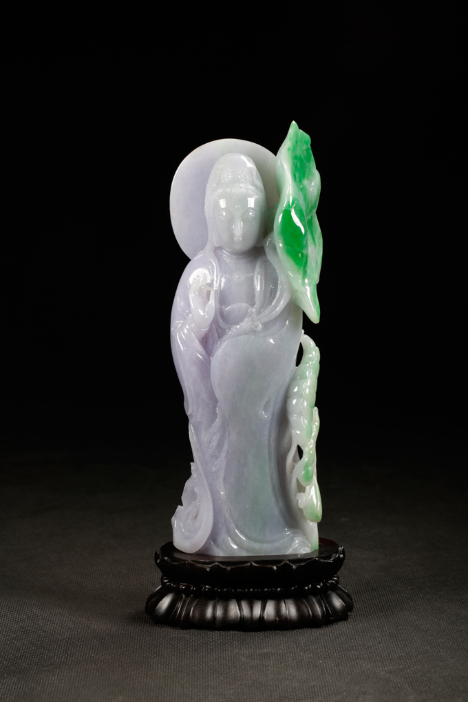 翡翠作品《荷叶观音》